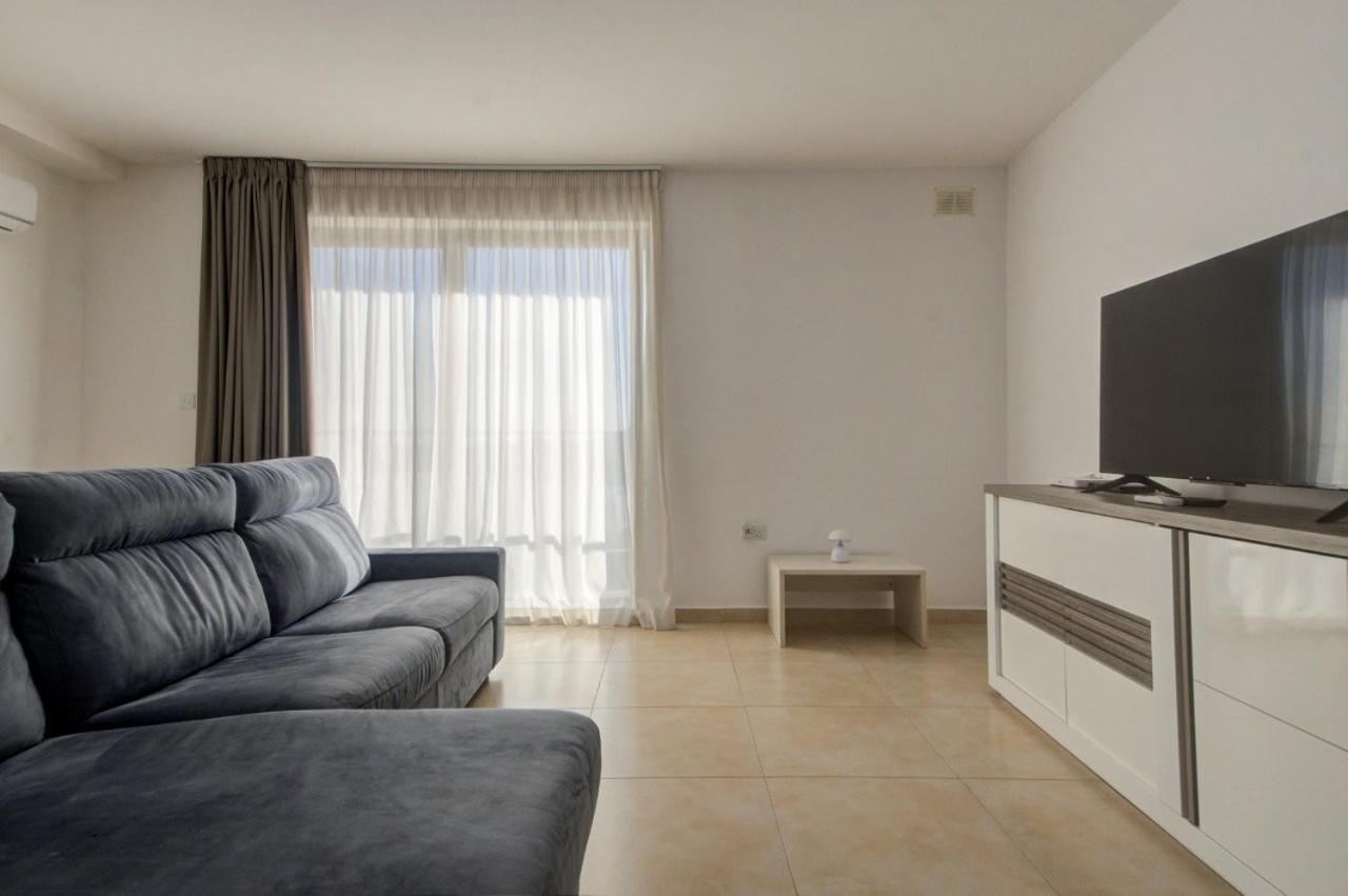 Point G&V Apartment Sea Front Bugibba St. Paul's Bay Esterno foto