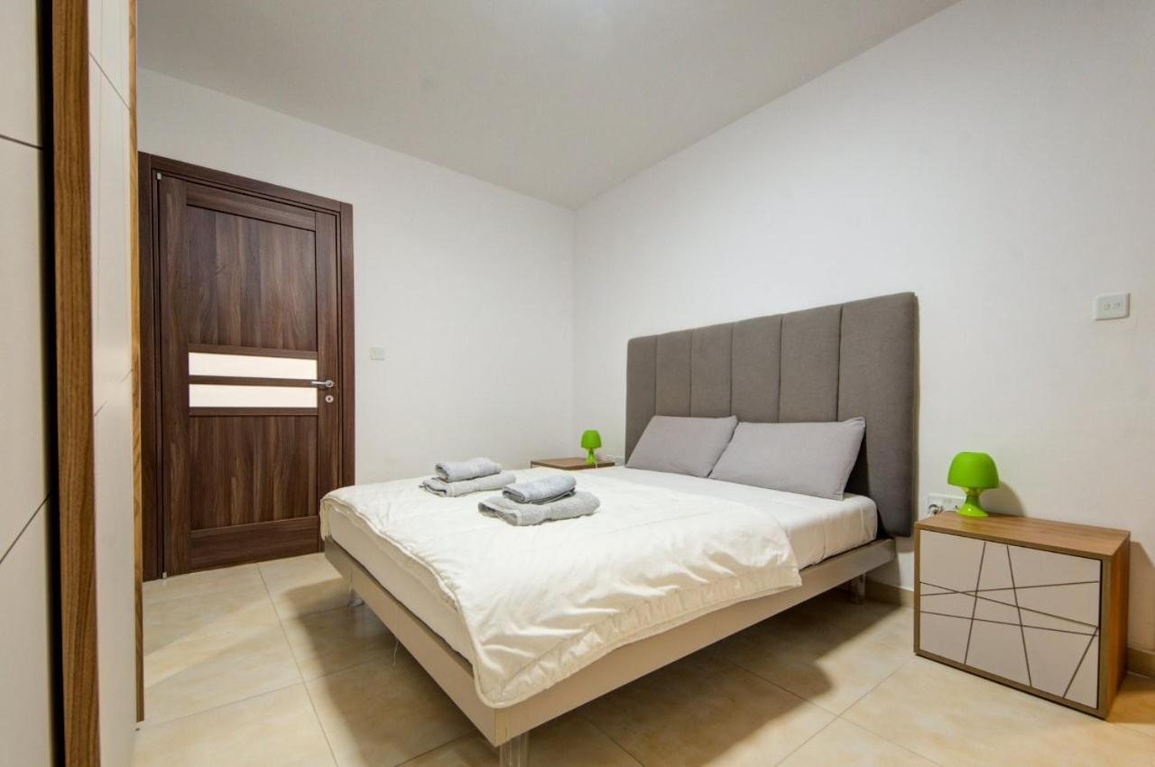 Point G&V Apartment Sea Front Bugibba St. Paul's Bay Esterno foto
