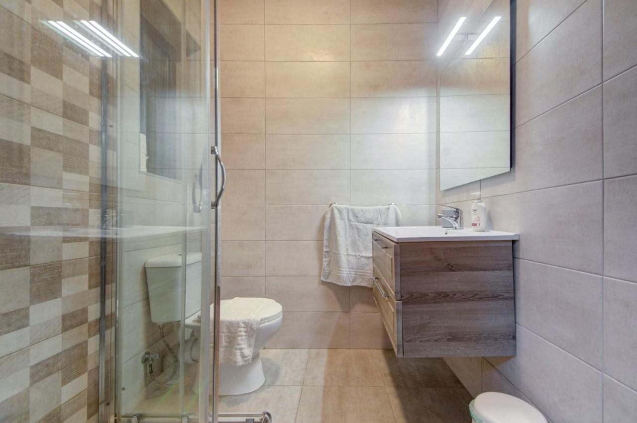 Point G&V Apartment Sea Front Bugibba St. Paul's Bay Esterno foto