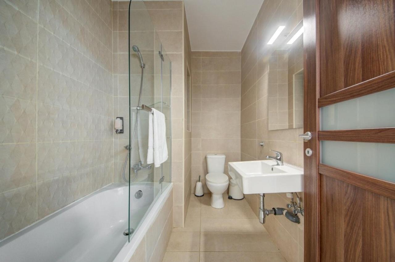 Point G&V Apartment Sea Front Bugibba St. Paul's Bay Esterno foto
